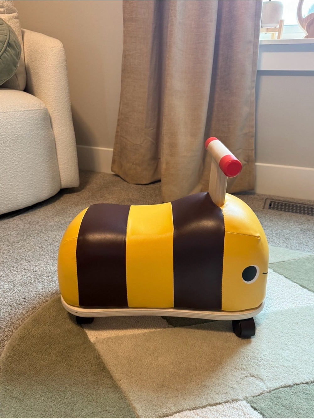 Bee Ride-On Buggy - Picture 3 of 4
